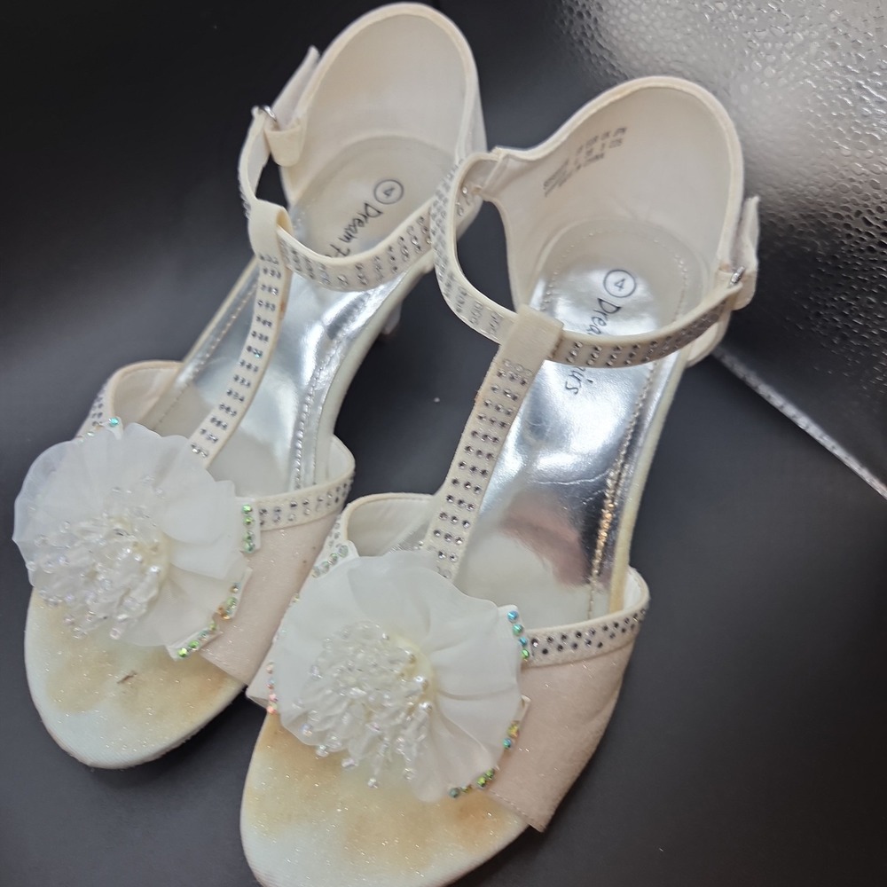 Dream Pairs Girls Dress Sandals Rhinestone ‎ Flower Kitten Heel Ivory Size 4 - Picture 3 of 6